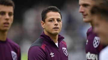 Chicharito y sus tres rivales por la delantera del Sevilla