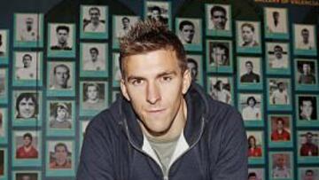 "Hablamos mucho de mi mano, es una molestia más"