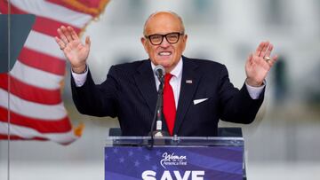 La policía allanó el departamento del ex abogado personal de Donald Trump, Rudy Giuliani, debido a investigaciones de sus actividades en Ucrania.