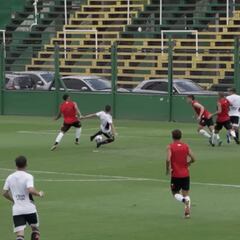 ¡Bouzat anotó un golazo! La tremenda jugada de Colo Colo ante Huracán