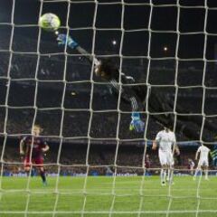 Keylor Navas se lució otra vez con un paradón a Leo Messi