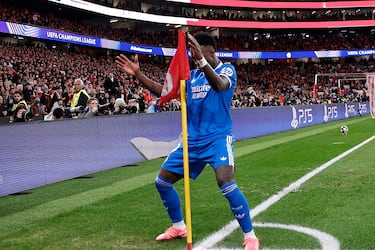 0-1. Vinicius celebra el tanto.