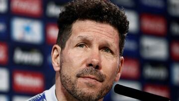 GRAF7437. MAJADAHONDA, 12/01/2019.- El entrenador argentino del Atlético de Madrid, Diego Simeone, durante la rueda de prensa posterior al entrenamiento realizado hoy en la Ciudad Deportiva del equipo, en Majadahonda, en la víspera del parti