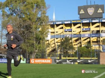 Independiente Santa Fe suma dos días de entrenamiento en Buenos Aires y se pone a punto para enfrentar a River Plate el Jueves en la Recopa Sudamericana.