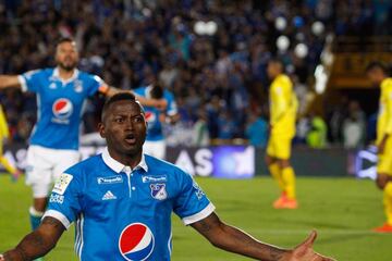 Las mejores imágenes del triunfo de Millos ante B/manga