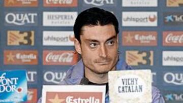 <b>CONTRARIADO. </b>Albert Riera no se escondió tras el entrenamiento y planteó muy en serio su situación.