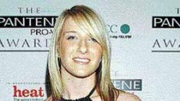 <b>JOANNE Y SUS AMORES.</b> La hermana pequeña de David, ha dejado a su anterior novio, Defoe del West Ham, por Bent del Ipswich.