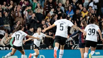 Asun Martínez celebra uno de sus goles.