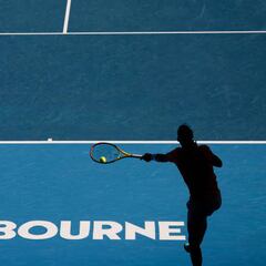 Nadal salva el estreno en Melbourne con más luz que sombra
