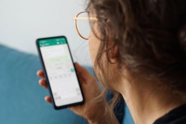 These apps let you verify whether your dollar bills are real or counterfeit