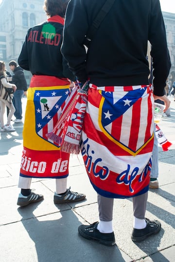 Un buen n¨²mero de aficionados ha viajado a Mil¨¢n para acompa?ar al equipo en la ida de los octavos de final de la Champions League ante el Inter.