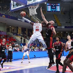 Dublejvic y Perry se sacan la espina de Ataman