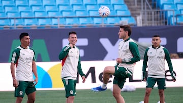 Jesús Gallardo, Hirving Lozano, Santiago Giménez y Orbelín Pineda en el entrenamiento de México previo al partido contra Ghana.