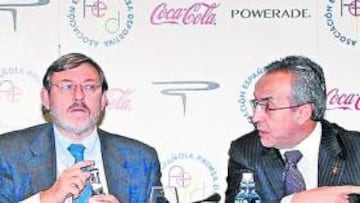 <b>PONENTES. </b>Lissavetzky y Blanco, durante sus alocuciones.