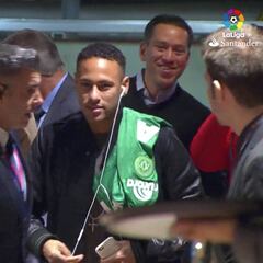 Neymar llegó al Clásico con la camiseta del Chapecoense