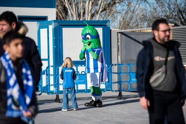 Abarrotado entrenamiento festivo del Leganés ante 1.000 pepineros