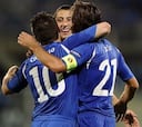 Italia vuelve a divertir con una goleada