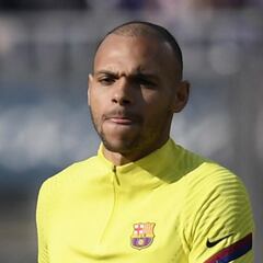 Barcelona striker Braithwaite faces layoff until 2022 after knee surgery