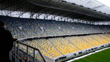 El Lviv Arena de Le&oacute;polis tiene capacidad para 35.000 espectadores.
