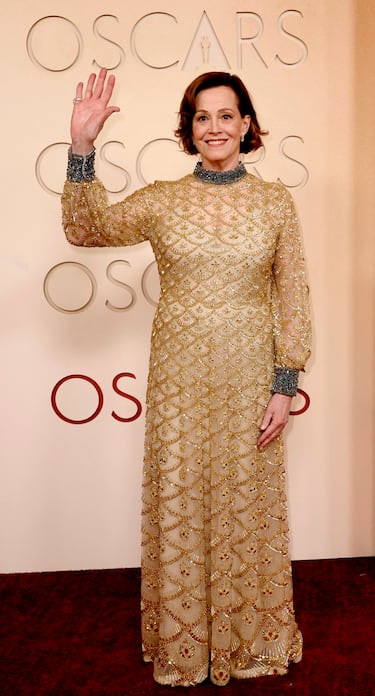 Sigourney Weaver posa en la alfombra roja del Dolby Theatre.