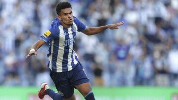 Luis D&iacute;az, jugador del Oporto, celebra un gol.