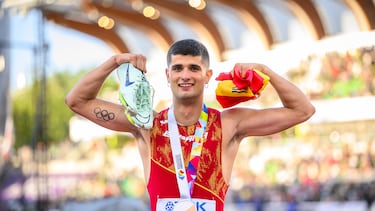 Eugene (United States), 17/07/2022.- Asier Martinez of Spain celebrates placing third in the men's 110m Hurdles final at the World Athletics Championships Oregon22 at Hayward Field in Eugene, Oregon, USA, 17 July 2022. (Mundial de Atletismo, 110 metros vallas, España, Estados Unidos) EFE/EPA/JEAN-CHRISTOPHE BOTT
