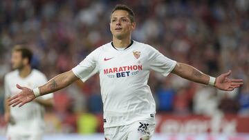 Según información de TUDN, Galaxy ya prepara el dorsal '14' para que Javier 'Chicharito' Hernández lo ocupe en cuanto arribe al cuadro galáctico.