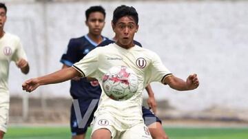 Con 19 años, Guillermo Larios Saavedra es una de las revelaciones de Universitario de Deportes. El delantero nació en Chile, donde vivió hasta los tres años, con sus padres peruanos. Ya suma 14 partidos con la U limeña.