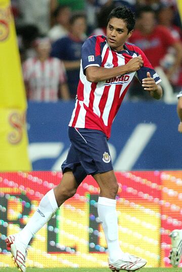 En la edición del Clausura 2008, Chivas llegó como líder general y América como último de la general. La disparidad se hizo notoria en el primer tiempo, pues Sergio Santana apareció en par de ocasiones para perforar el arco azulcrema. Aunque su noche fue opacada un poco por el posterior doblete de Cabañas, Guadalajara se llevó el triunfo por 3-2.