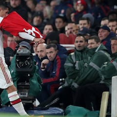 Xhaka escenifica la ruptura afición-equipo en el Arsenal