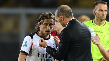 Modric y Allegri durante el partido de Serie A contra el Lecce.