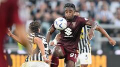 Duván Zapata sufre lesión muscular en Torino.