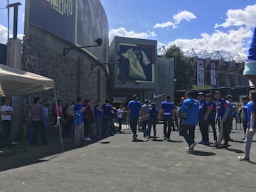 El Estadio Azteca se pintó de celeste en el regreso de Cruz Azul