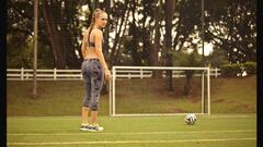 La bella futbolista colombiana que fue amenazada de muerte