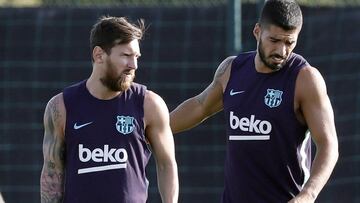 Messi y Luis Su&aacute;rez abren hoy la temporada oficial para el Barcelona ante el Sevilla. 