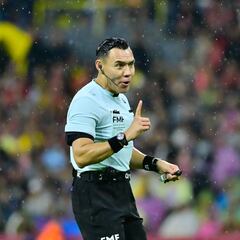 En redes descubren que Gato Ortiz ‘perdona’ segunda amarilla a americanista