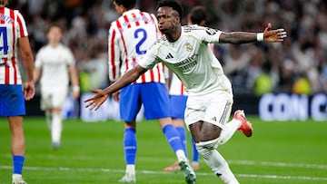 Vinicius se multiplica por tres