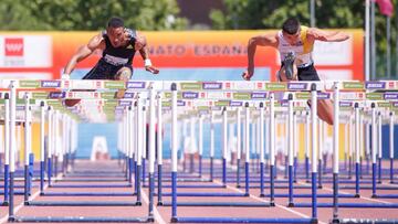 Orlando Ortega (izquierda ) y Asier Mart&iacute;nez (derecha) en la final de 110 en Getafe..