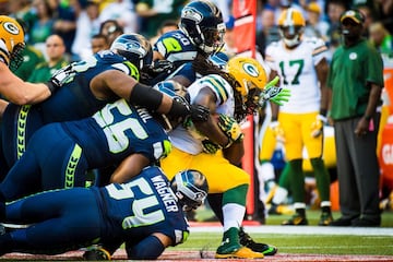 Seattle Seahawks: El equipo que tuvo a Marshawn Lynch como buque insignia del ataque quiere reverdecer esos laureles y han contratado a un corredor de mucho poder, Eddie Lacy. El RB tiene algunos problemas para mantenerse en forma y sano. Un fichaje igual de arriesgado que atractivo.