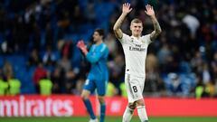 Real Madrid&#039;s German midfielder Toni Kroos celebrates at the end of the Spanish league football match between Real Madrid CF and Real Valladolid FC at the Santiago Bernabeu stadium in Madrid on November 3, 2018. (Photo by JAVIER SORIANO / AFP)