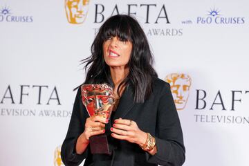 Claudia Winkleman durante la alfombra roja de los premios BAFTA 2023.