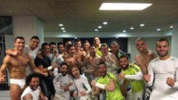Los jugadores del Real Madrid tras ganar en el Camp Nou.