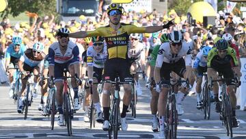 Team Jumbo rider Belgium&#039;s Wout van Aert celebrates as he crosses the finish line to win the 5th stage of the 107th edition of the Tour de France cycling race, 185 km between Gap and Privas, on September 2, 2020. (Photo by Anne-Christine POUJOULAT / 