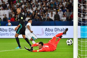 Romarinho makes it 1-0 for Al Jazira.