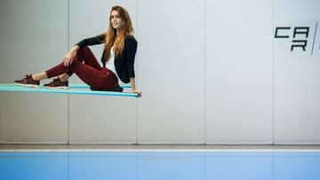 Ona sale de la piscina para ser “creativa” en la cocina