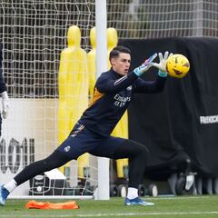 Ancelotti mantiene el suspense con Kepa y Lunin en la portería