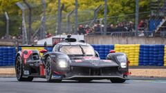 Le Mans (France), 15/06/2024.- Toyota Gazoo Racing car (Starting no.07) Jose Maria Lopez of Argentina, Nyck de Vries of Netherlands and Kamui Kobayashi in action during the 92nd edition of the 24 Hours of Le Mans race in Le Mans, France, 15 June 2024. (Francia, Países Bajos; Holanda) EFE/EPA/CHRISTOPHE PETIT TESSON
