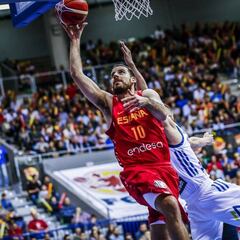 Fiesta de la nueva España ante la campeona de Europa, Eslovenia