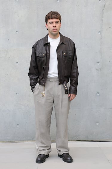 Quevedo asiste al desfile de Emporio Armani durante la Semana de la Moda de Milán Otoño/Invierno 2026/2027.