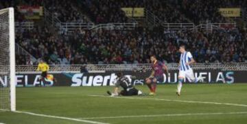 Kubikarai y Dani Alves.